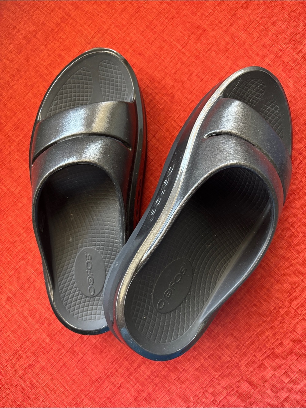 OOFOS Graphite Oomega Slide Sandals